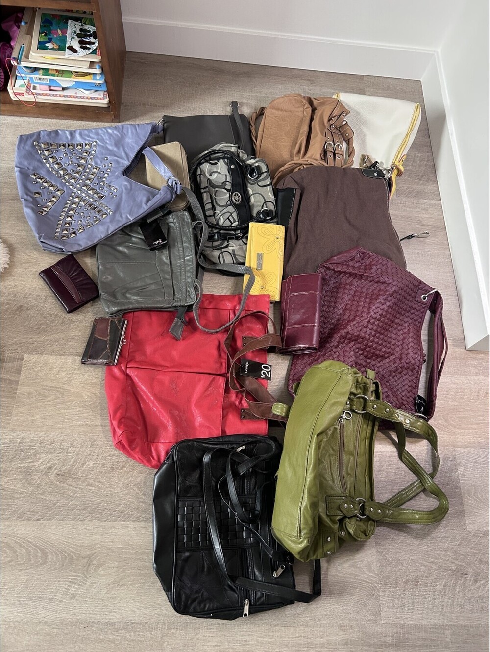 Women’s Handbag and Purse Lot